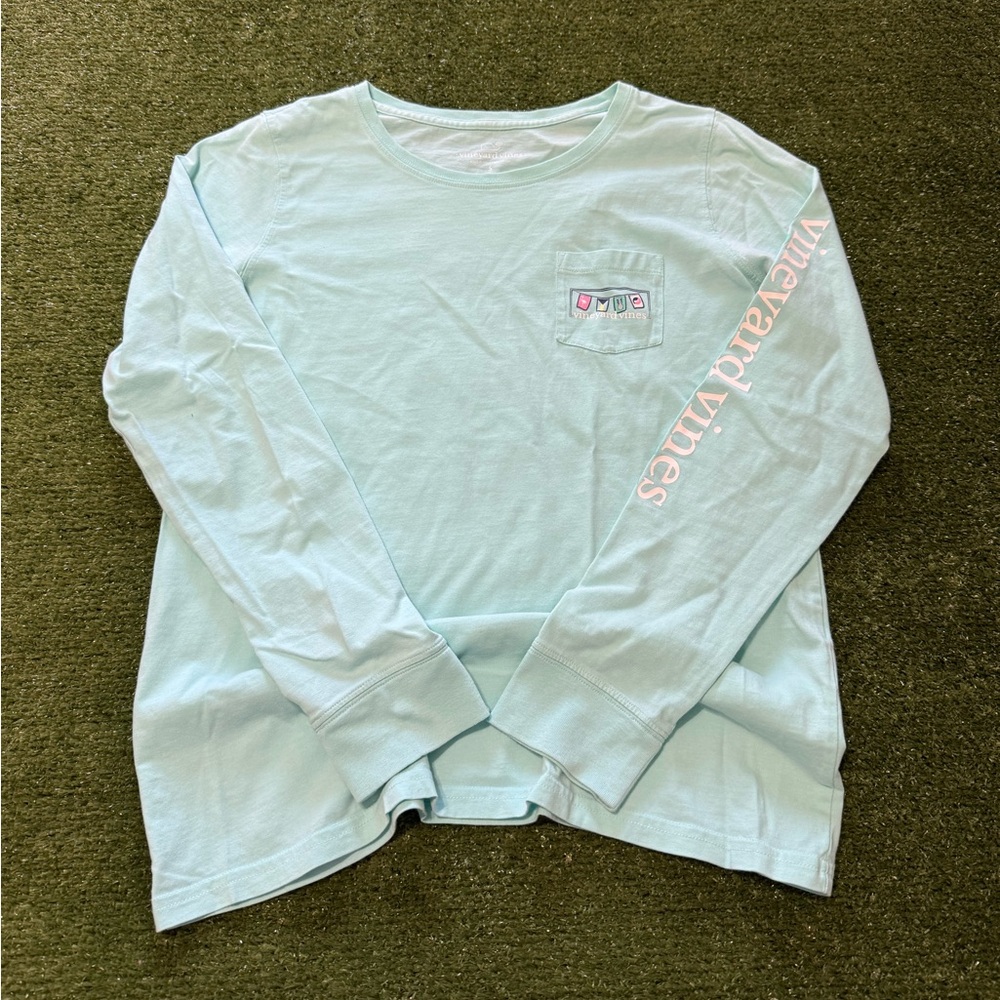 Super cool teal and white multicolored women’s Vinyard Vines long sleeve tee!